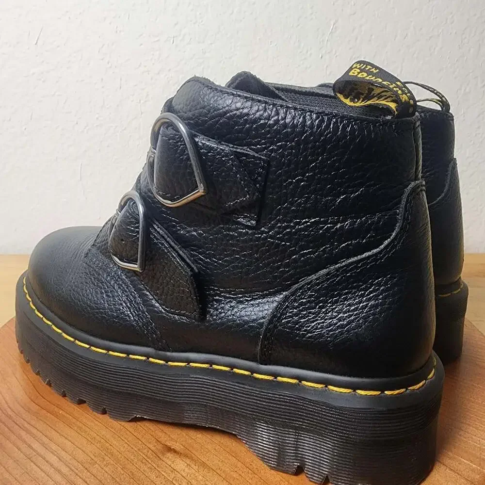 Dr. Martens Devon Heart Platform Boots Womens Size 11 Black Leather Ankle